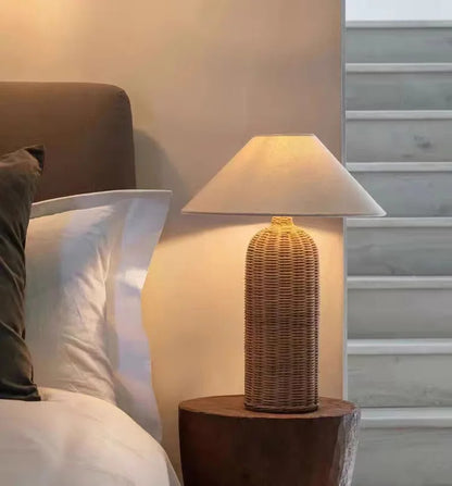 Japanese-style wabi-sabi wind antique bedroom retro bedside lamp hotel homestay designer rattan art woven atmosphere desk lamp