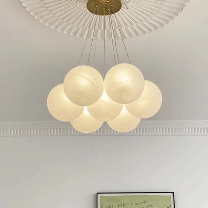 Lustre moderno em estilo creme com bolas de vidro branco, lustre criativo de bolhas LED para sala de estar e quarto, candeeiro nórdico com lua e planetas.