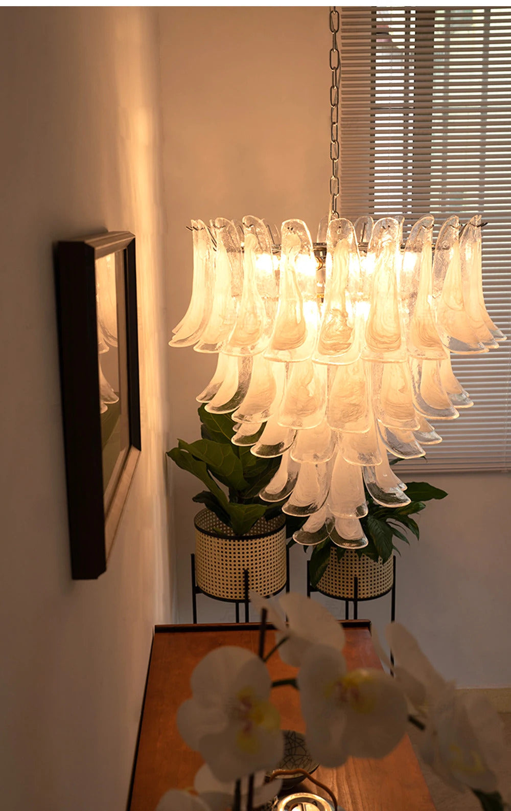 White Petal Glass Modern Romantic Artistic Ceiling Chandeliers Home LED Lighting Fixture Hanging Lamps for Living Room Decor