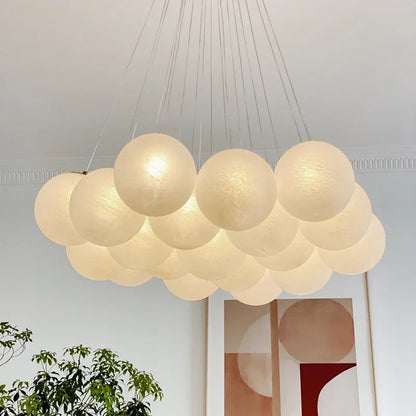 Lustre moderno em estilo creme com bolas de vidro branco, lustre criativo de bolhas LED para sala de estar e quarto, candeeiro nórdico com lua e planetas.