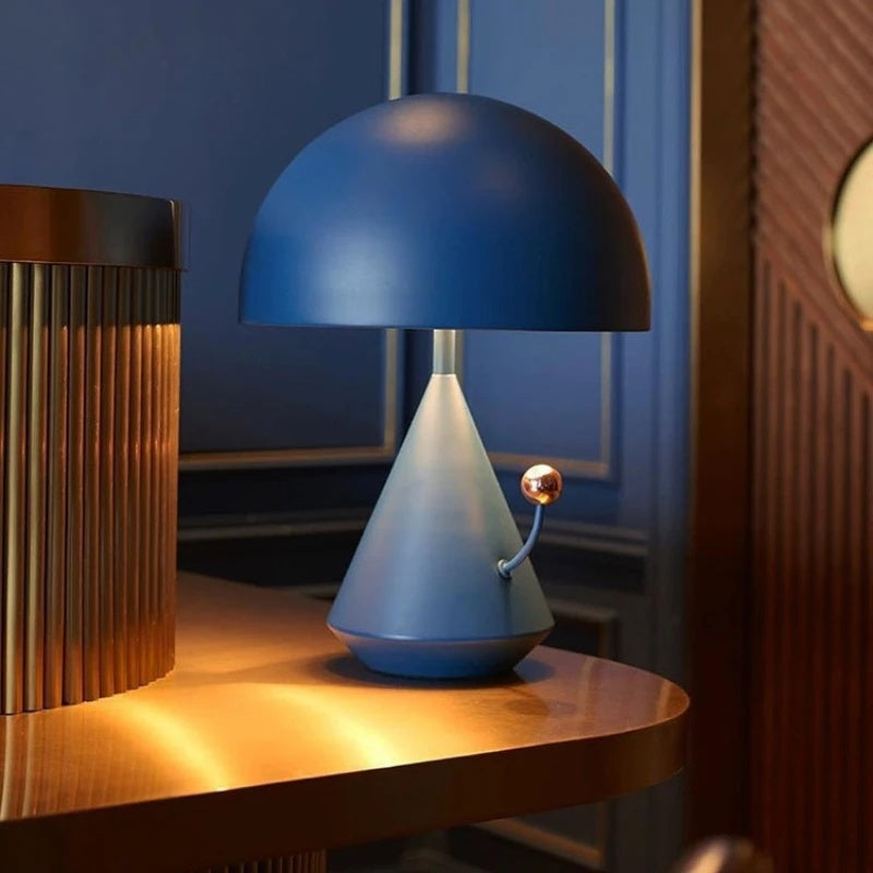 Dali Divina Desk Lamp