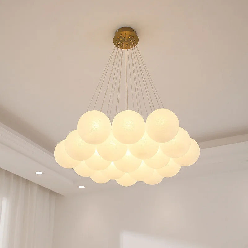 Lustre moderno em estilo creme com bolas de vidro branco, lustre criativo de bolhas LED para sala de estar e quarto, candeeiro nórdico com lua e planetas.