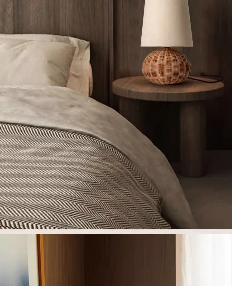 Japanese-style wabi-sabi wind antique bedroom retro bedside lamp hotel homestay designer rattan art woven atmosphere desk lamp