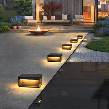 Modern Simple Solar Pillar Light High Quality Outdoor Waterproof Gate Pillar Yard Wall Light