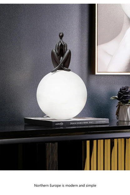 Nordic Art Floor Lamp Abstract Humanoid Holding Ball Vertical Light for Living Room Bedroom Creative Sculpture Decor Desk Lamps