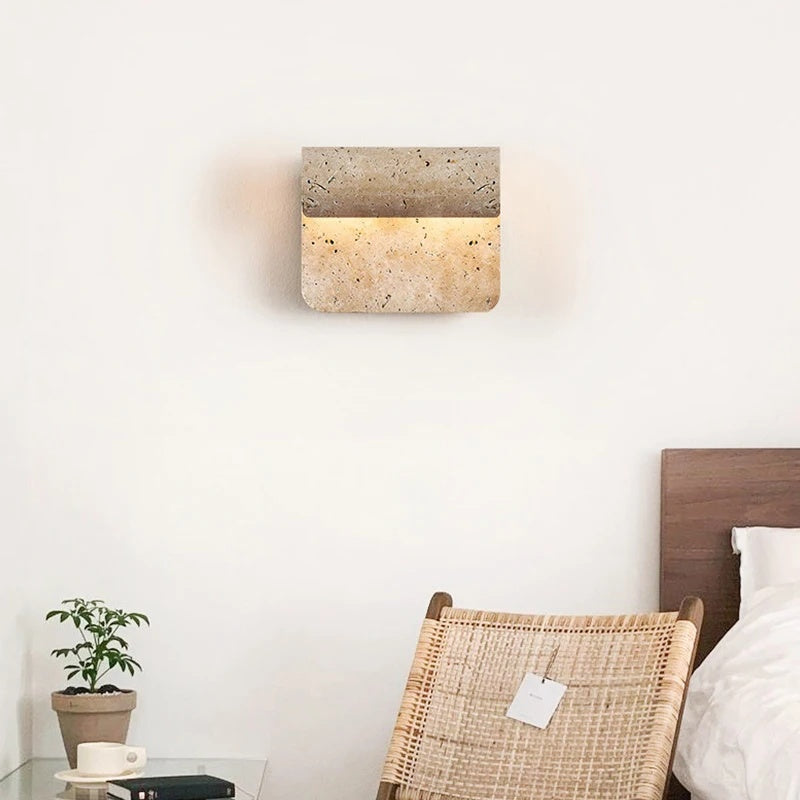 Vaelan Wall Lamp