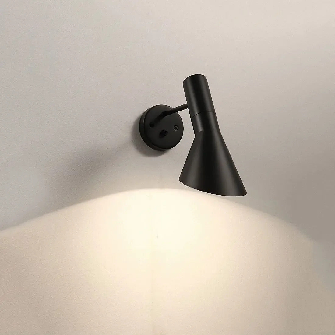 Nordic Minimalist Bedside Wall Lamp Black white Iron Sconce Industrial Retro wall light