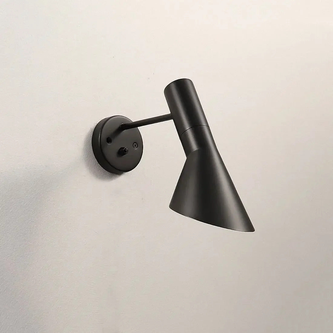 Nordic Minimalist Bedside Wall Lamp Black white Iron Sconce Industrial Retro wall light