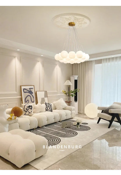 Lustre moderno em estilo creme com bolas de vidro branco, lustre criativo de bolhas LED para sala de estar e quarto, candeeiro nórdico com lua e planetas.