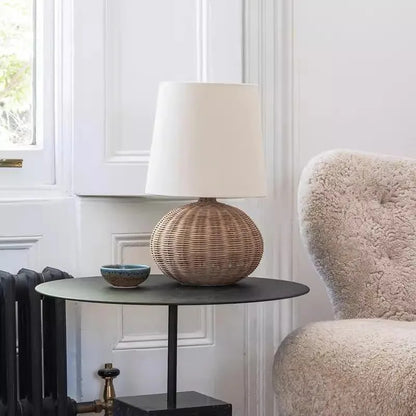 Japanese-style wabi-sabi wind antique bedroom retro bedside lamp hotel homestay designer rattan art woven atmosphere desk lamp