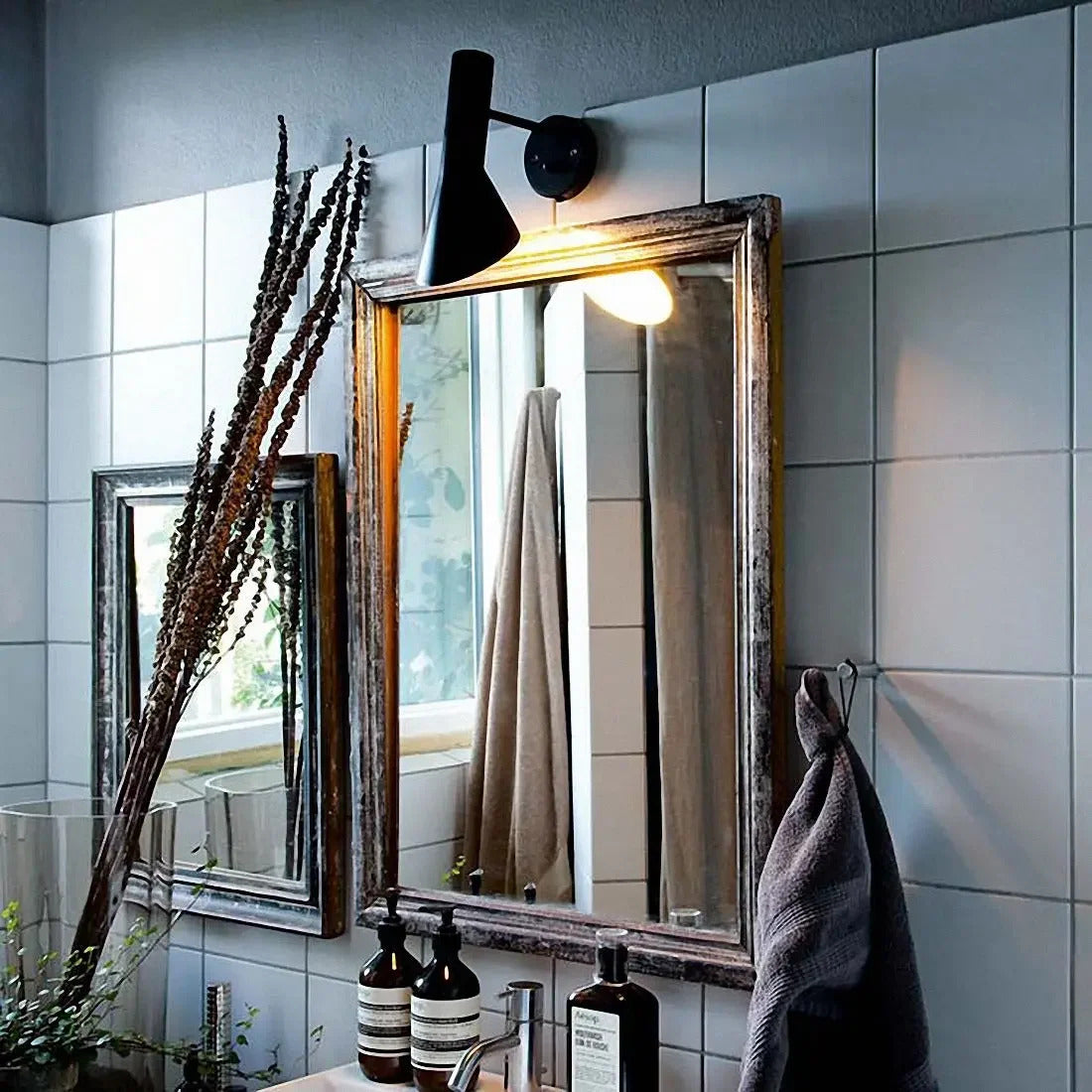 Nordic Minimalist Bedside Wall Lamp Black white Iron Sconce Industrial Retro wall light