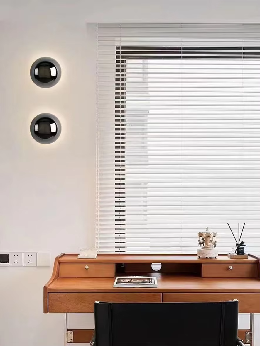 Minimalist Plated Silver Luxurious Wall Lamp Modern Simple Circular Lunar Eclipse sconce